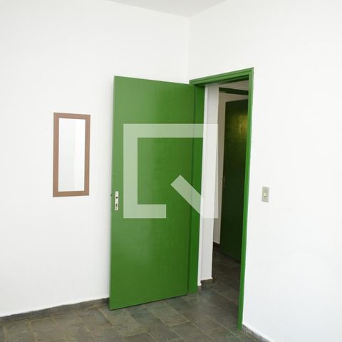 Casa à venda com 328m², 3 quartos e 8 vagasQuarto 1 Casa 2