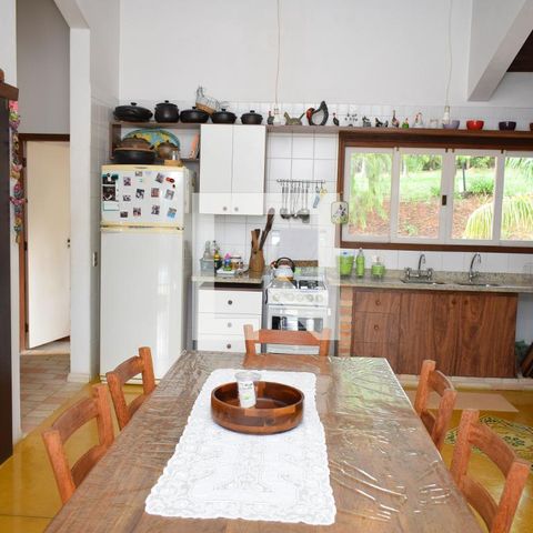 Casa à venda com 328m², 3 quartos e 8 vagasCozinha