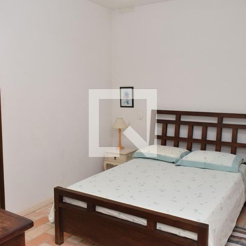 Casa à venda com 328m², 3 quartos e 8 vagasQuarto Suíte