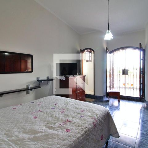 Casa à venda com 315m², 5 quartos e 4 vagasSuíte 2