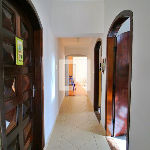 Casa à venda com 315m², 5 quartos e 4 vagasCorredor