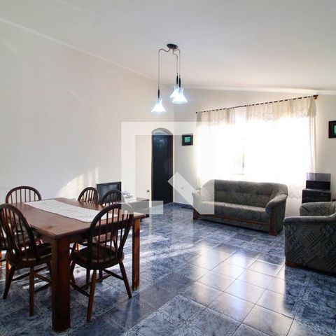 Casa à venda com 315m², 5 quartos e 4 vagasSala 2