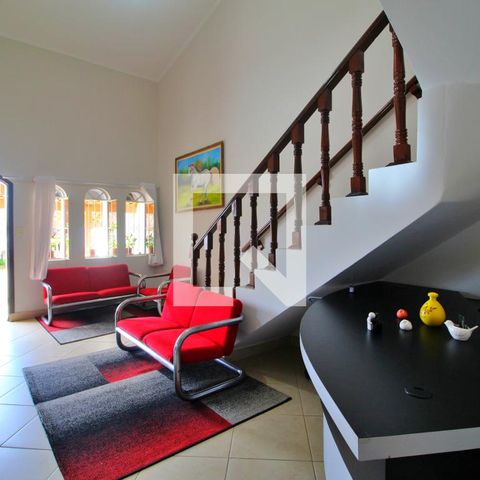 Casa à venda com 315m², 5 quartos e 4 vagasSala 1