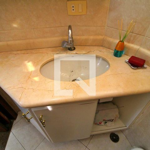 Casa à venda com 315m², 5 quartos e 4 vagasBanheiro da Suíte 1