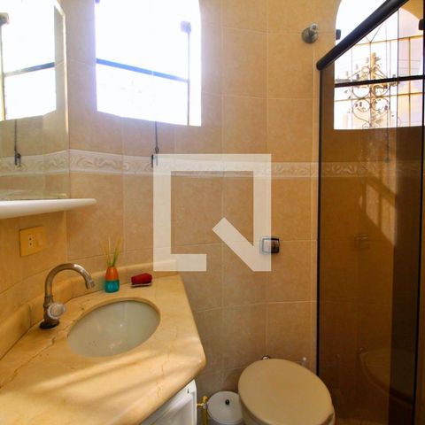 Casa à venda com 315m², 5 quartos e 4 vagasBanheiro da Suíte 1