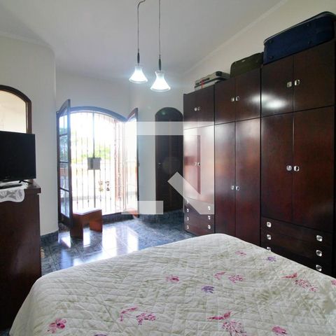 Casa à venda com 315m², 5 quartos e 4 vagasSuíte 2