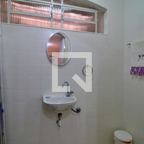 Casa à venda com 315m², 5 quartos e 4 vagasBanheiro de Serviço