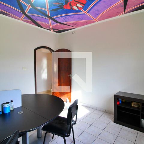 Casa à venda com 315m², 5 quartos e 4 vagasQuarto 3