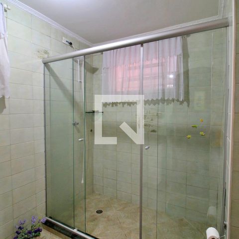 Casa à venda com 315m², 5 quartos e 4 vagasBanheiro