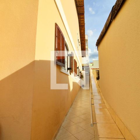 Casa à venda com 315m², 5 quartos e 4 vagasCorredor