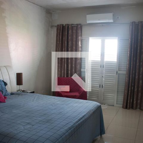 Casa à venda com 160m², 2 quartos e 2 vagasSuite