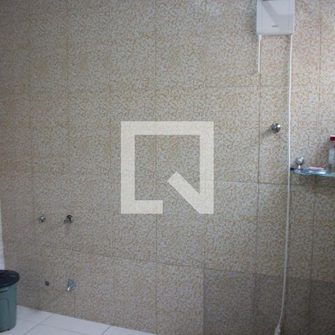 Casa à venda com 160m², 2 quartos e 2 vagasBanheiro da Suíte