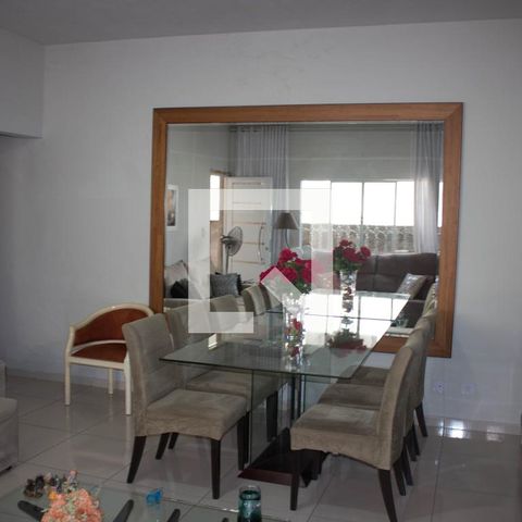 Casa à venda com 160m², 2 quartos e 2 vagasSala