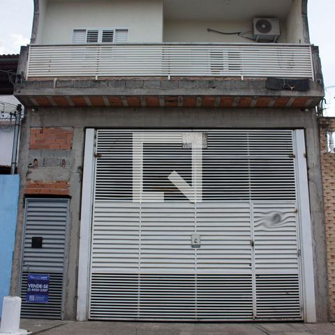 Casa à venda com 160m², 2 quartos e 2 vagasFachada 