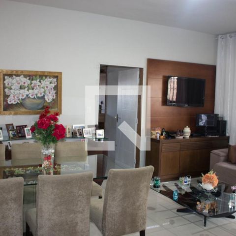 Casa à venda com 160m², 2 quartos e 2 vagasSala
