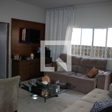 Casa à venda com 160m², 2 quartos e 2 vagasSala
