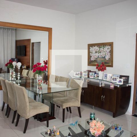 Casa à venda com 160m², 2 quartos e 2 vagasSala