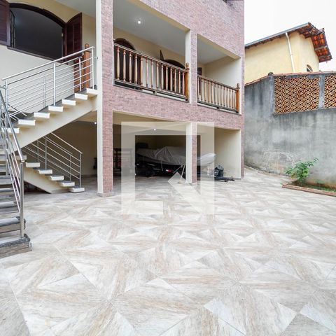 Casa para alugar com 400m², 5 quartos e 5 vagasEntrada