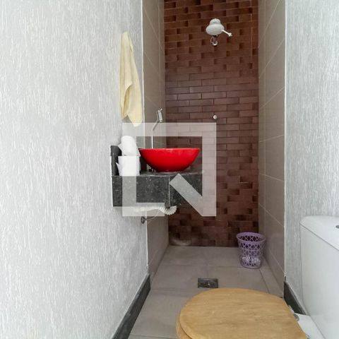 Casa para alugar com 400m², 5 quartos e 5 vagasBanheiro área externa