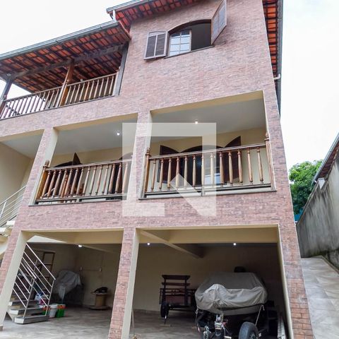 Casa para alugar com 400m², 5 quartos e 5 vagasFachada