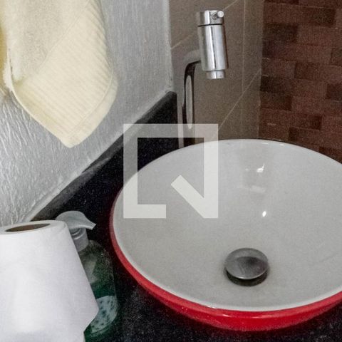 Casa para alugar com 400m², 5 quartos e 5 vagasBanheiro área externa