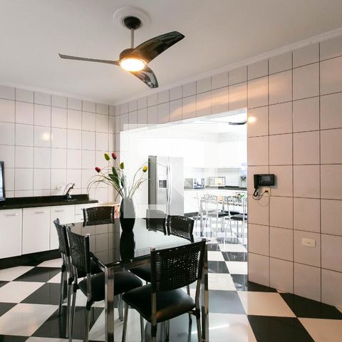 Casa à venda com 128m², 3 quartos e 3 vagasCopa