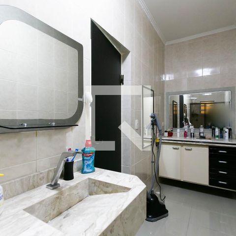 Casa à venda com 128m², 3 quartos e 3 vagasBanheiro - Suite 3