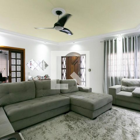 Casa à venda com 128m², 3 quartos e 3 vagasSala