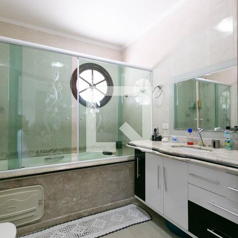 Casa à venda com 128m², 3 quartos e 3 vagasBanheiro-Suite 1