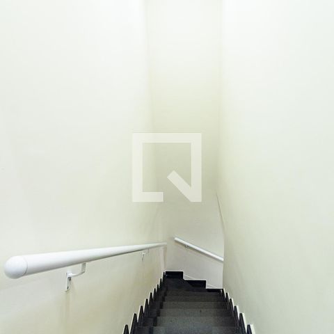 Casa à venda com 187m², 5 quartos e 2 vagasEscadas