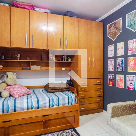 Casa à venda com 187m², 5 quartos e 2 vagasQuarto 4