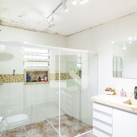 Casa à venda com 187m², 5 quartos e 2 vagasBanheiro da Suíte
