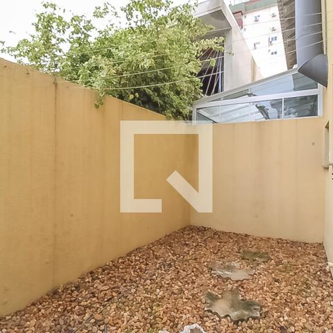 Casa de condomínio à venda com 155m², 3 quartos e 2 vagasQuintal