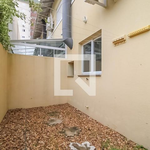 Casa de condomínio à venda com 155m², 3 quartos e 2 vagasQuintal