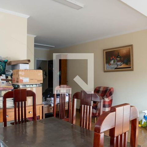 Casa à venda com 268m², 3 quartos e 3 vagasSala