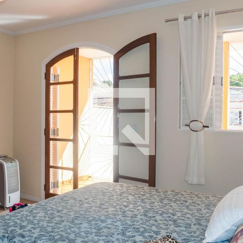 Casa à venda com 268m², 3 quartos e 3 vagasSuíte