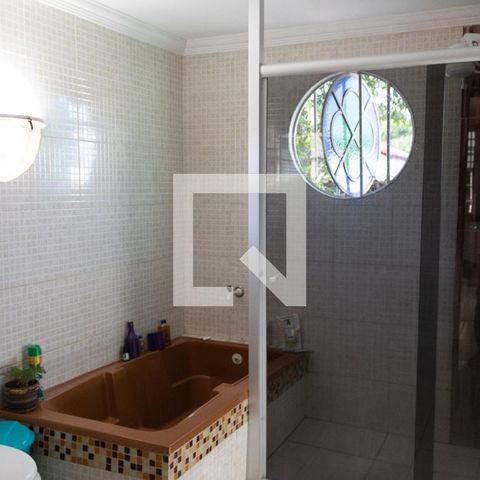 Casa à venda com 224m², 4 quartos e 4 vagasBanheiro da Suíte