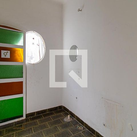 Casa à venda com 180m², 5 quartos e sem vagaBanheiro 1