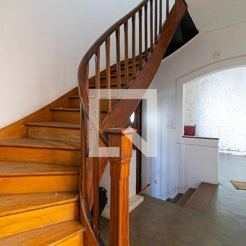 Casa à venda com 180m², 5 quartos e sem vagaSala