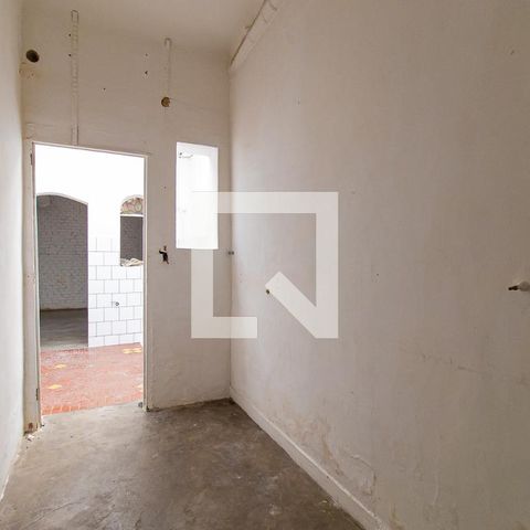 Casa à venda com 180m², 5 quartos e sem vagaBanheiro 2