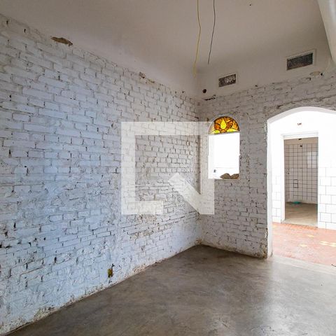 Casa à venda com 180m², 5 quartos e sem vagaSala