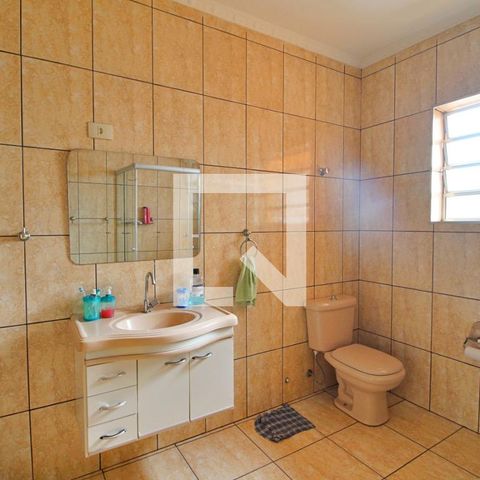 Casa à venda com 148m², 4 quartos e 5 vagasBanheiro 1
