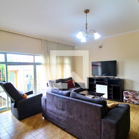 Casa à venda com 148m², 4 quartos e 5 vagasSala 1