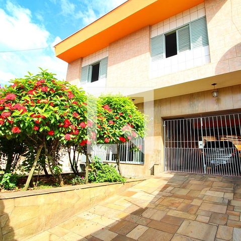 Casa à venda com 148m², 4 quartos e 5 vagasEntrada