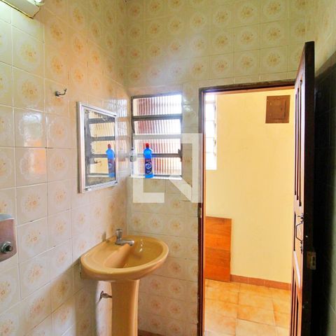 Casa à venda com 148m², 4 quartos e 5 vagasBanheiro 2