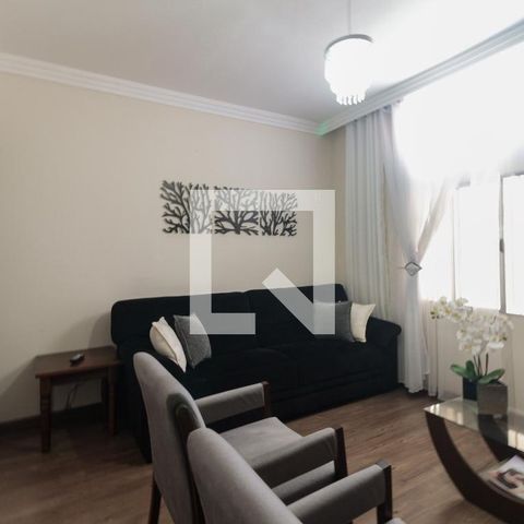 Casa à venda com 200m², 3 quartos e 2 vagas Casa à venda com 200m², 3 quartos e 2 vagasSala