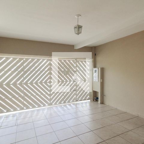 Casa à venda com 200m², 3 quartos e 2 vagas Casa à venda com 200m², 3 quartos e 2 vagasGaragem