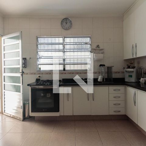 Casa à venda com 200m², 3 quartos e 2 vagas Casa à venda com 200m², 3 quartos e 2 vagasCozinha