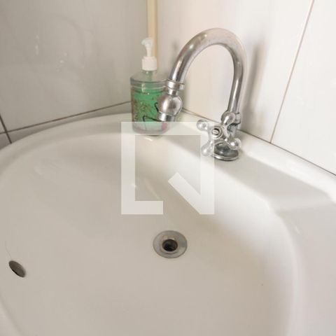 Casa à venda com 200m², 3 quartos e 2 vagas Casa à venda com 200m², 3 quartos e 2 vagasBanheiro de serviço