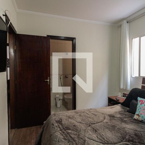 Casa à venda com 200m², 3 quartos e 2 vagas Casa à venda com 200m², 3 quartos e 2 vagasSuíte